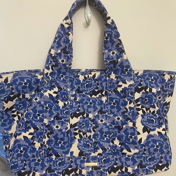 Tommy Hilfiger Handbags - Tommy Hilfiger Blue and White Floral Canvas Bag EUC